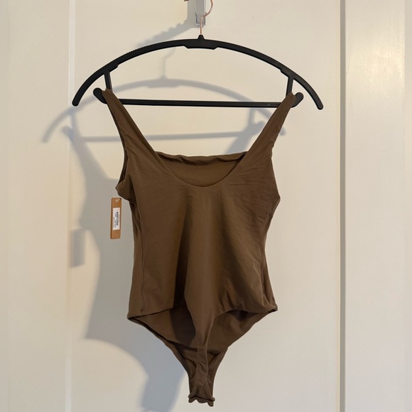 NWT | SKIMS | Fits Everybody Square Neck Bodysuit in Oxide - Picture 9 of 15